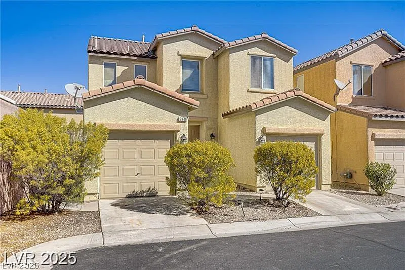 3 bed, 2.5 bath, 1387 sqft, $1,900 — Photo 2
