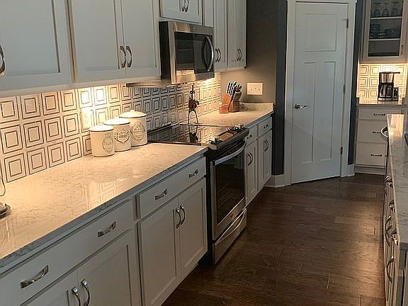 3rd image of 5752 Shelton Blvd
