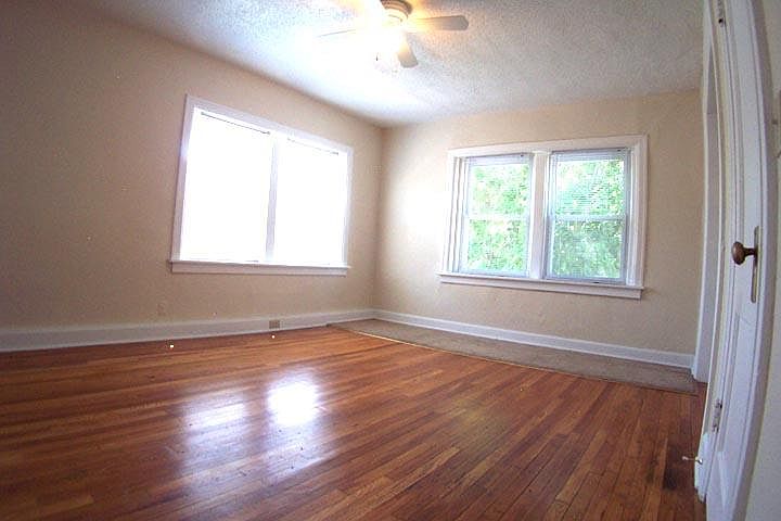 2nd image of 101 W 36th St #A