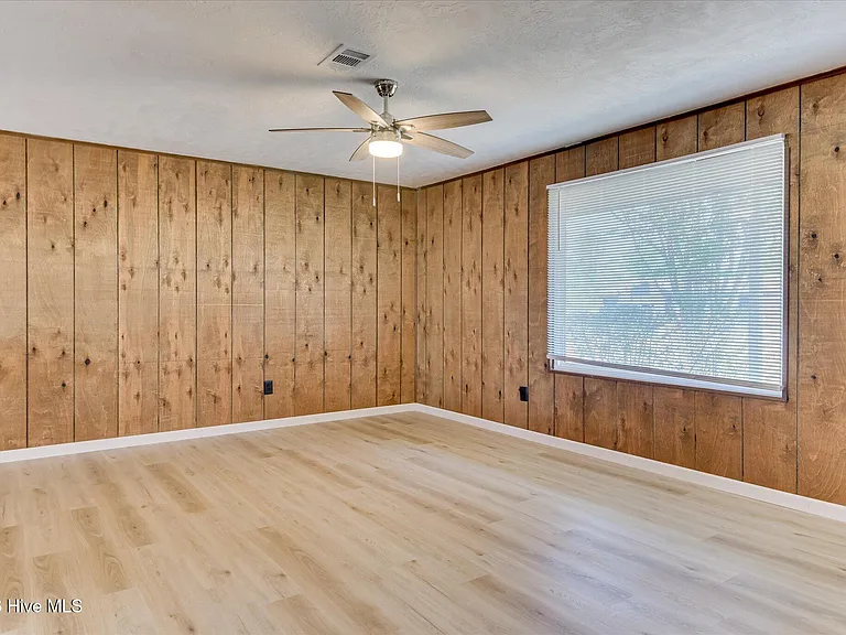 3823 Fairington Dr — Photo 5