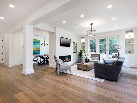 2nd image of 3624 San Remo Dr