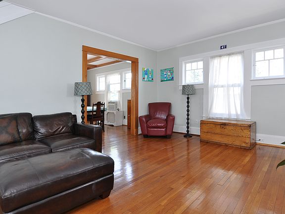 4th image of 47 Crestwood Ave