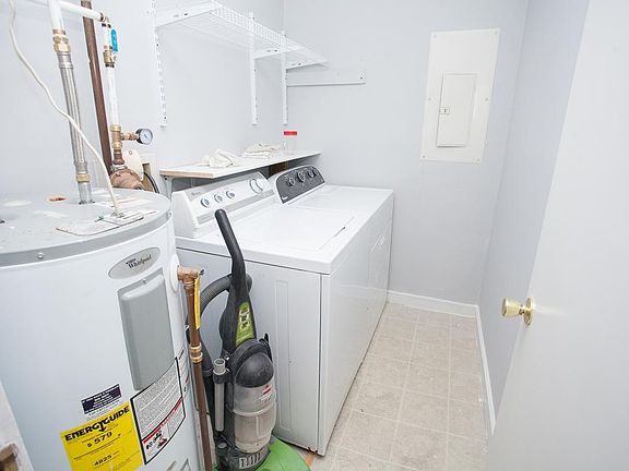 4th image of 1119 Reservoir St APT A