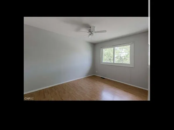 1009 Sandpiper Ct, Bartlett, IL 60103