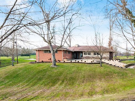 3rd image of 2835 West Dr