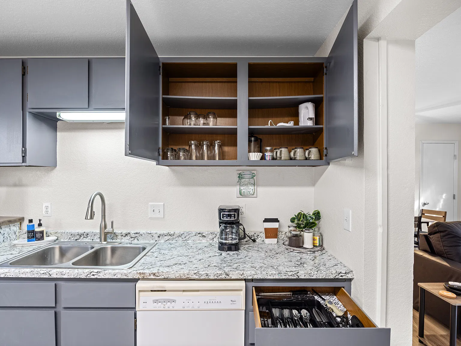 2 bed, 785 sqft, $2,750 — Photo 4