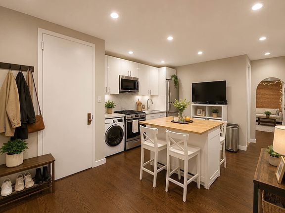 2nd image of 226 E 10th St #4A
