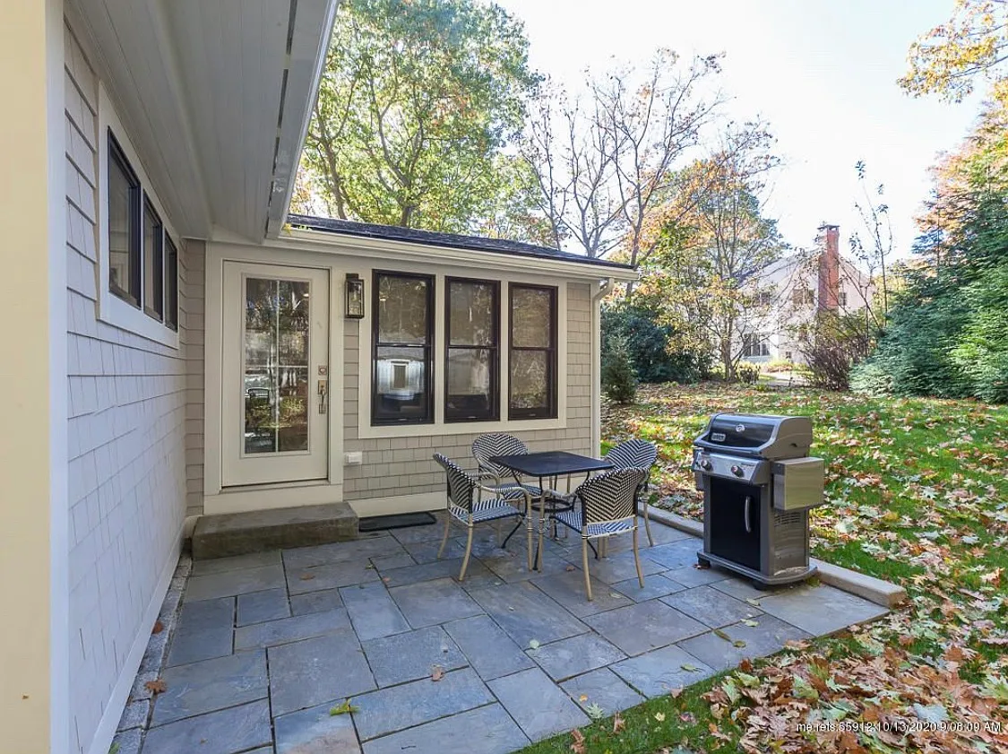 1 bed, 728 sqft, $2,400 — Photo 4