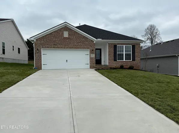 3607 Crimson Cir, Maryville, TN 37801