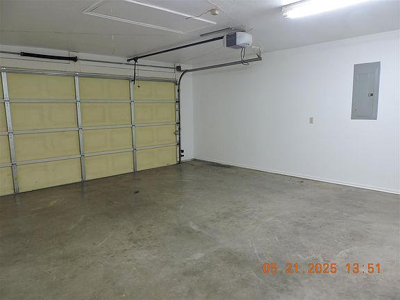 2nd image of 3510 NE 35th St