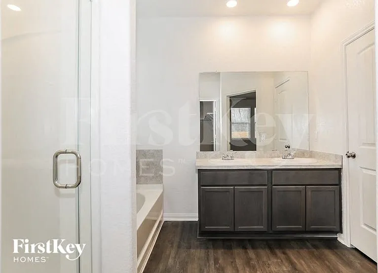 11012 Patriot Ct — Photo 10