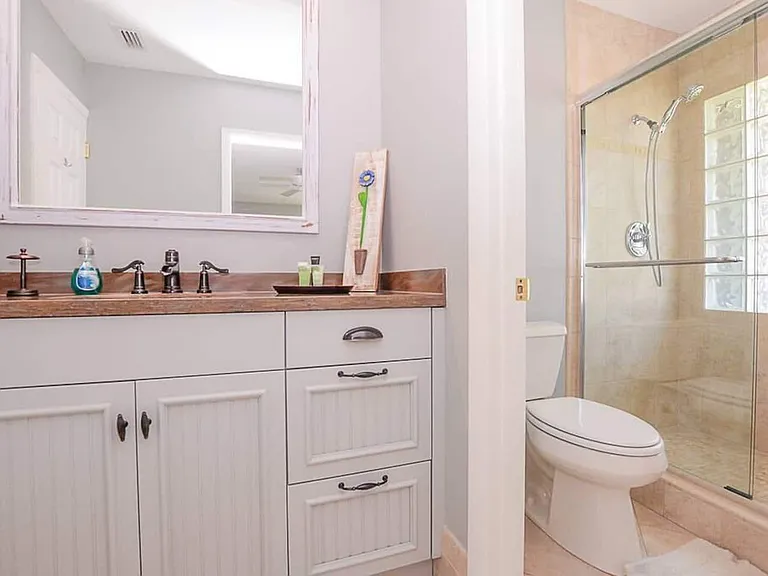 4031 NE Breakwater Dr — Photo 30