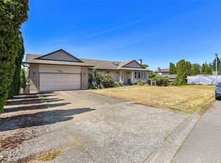 786 Cameo St, Saanich, BC V8X 4M4