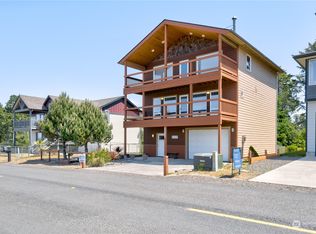 32104 J Pl, Ocean Park, WA