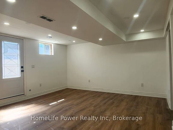 3rd image of 6 Hollyberry Pl #Basement