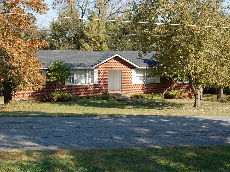 1st image of 129 Hickory Heights Dr