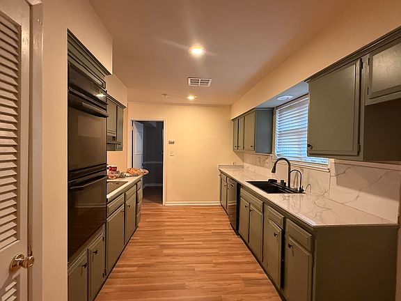 3rd image of 5927 Brighton Pl