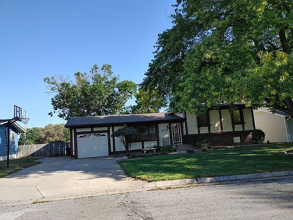 2nd image of 816 Iowa Ave