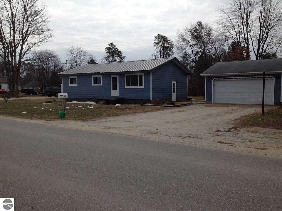 1st image of 305 Norway St