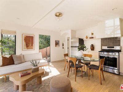 3200 Larissa Dr, Los Angeles, CA, 90026