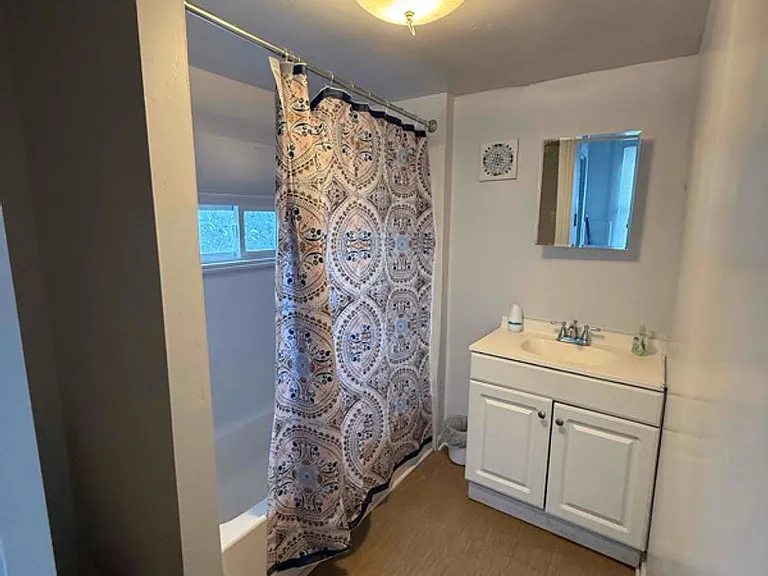 148 S Van Buren Ave — Photo 3