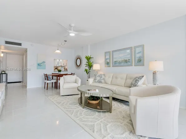 109 Royal Park Dr APT 2F, Oakland Park, FL 33309