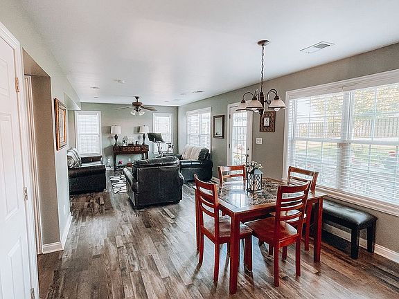Den/Dining Area