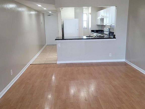 5th image of 8062 N Colony Cir #303