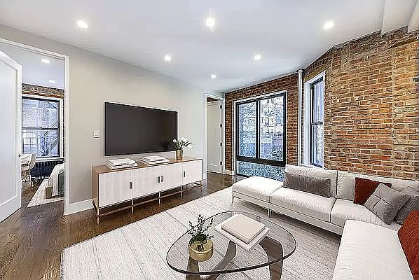 1st image of 208 W 20th St APT 3d