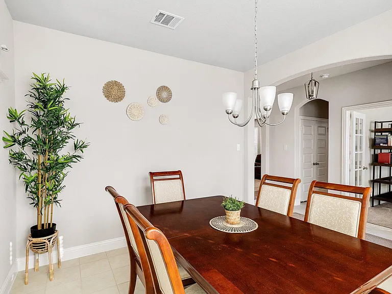 2072 Olivereta Dr — Photo 11