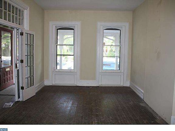 2nd image of 806 N Franklin St
