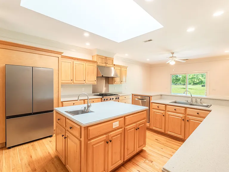 785 Glenwood Dr — Photo 15