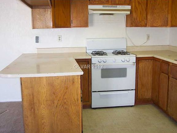 3rd image of 1618 Lorna Dr