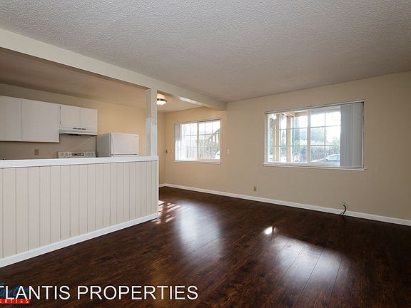 3rd image of 4005 Will Rogers Dr APT 01
