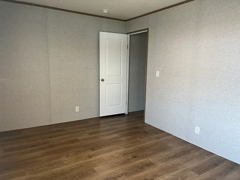 220 Homecroft Ct — Photo 6