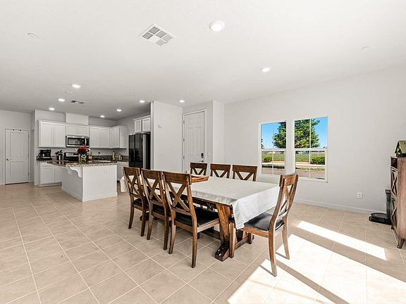 4th image of 1065 Wesleyan Court
