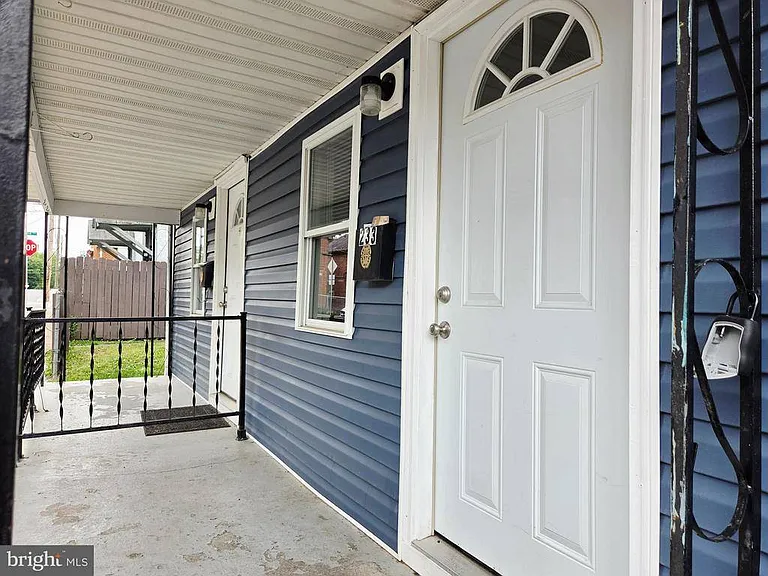 233 Kern St — Photo 15