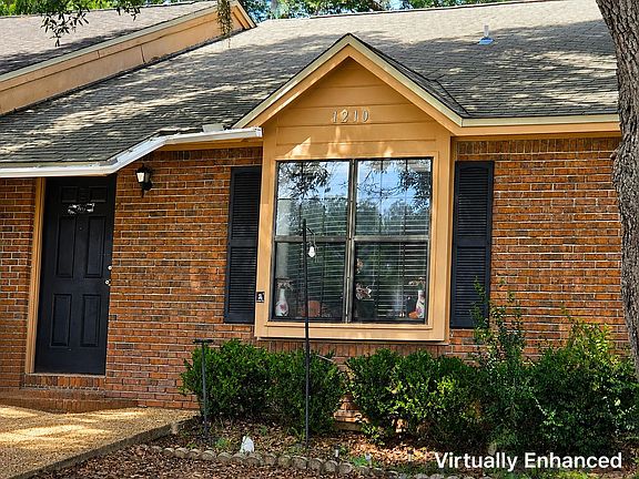 5th image of 1210 Copper Creek Dr