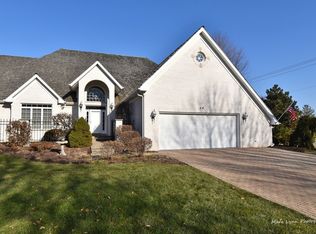 54 Hillcrest Dr, Sugar Grove, IL 60554