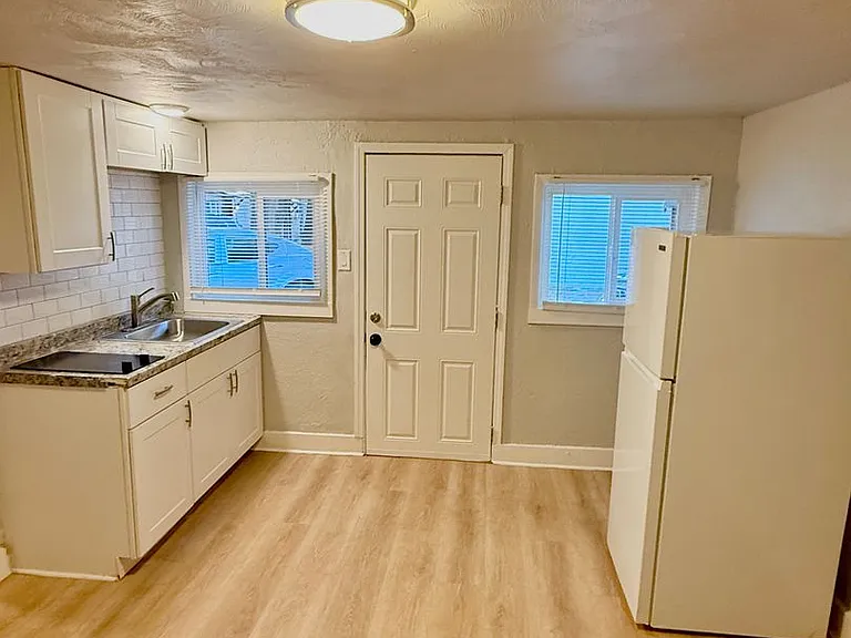 Iron Springs Apartments — Photo 34