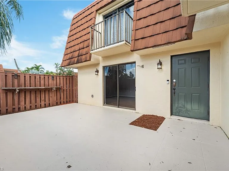 5212 Cedarbend Dr #1 — Photo 2