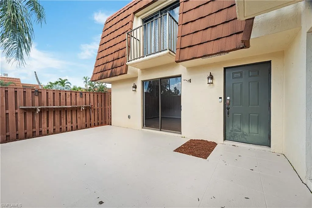 Building Photo - 5212 Cedarbend Dr #1