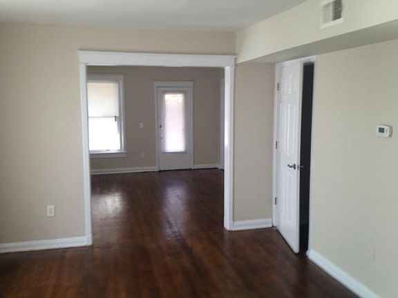 3rd image of 2547 Cherry St
