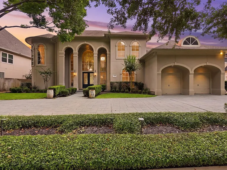 3315 Riviera Dr — Photo 4