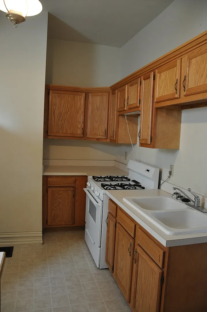 Students ~ Now Pre-Leasing For Fall Semester 2026 — Photo 2