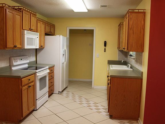 4th image of 209 N Charity Ln