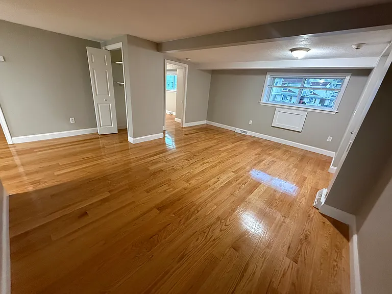 23 Roughan St #3 — Photo 3