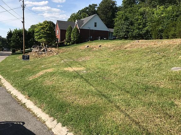 5th image of 513 Columbus Ct