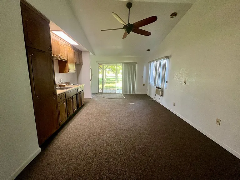 11015 Schafer Ave — Photo 16