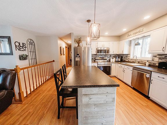 4th image of 404 Cindy Ln